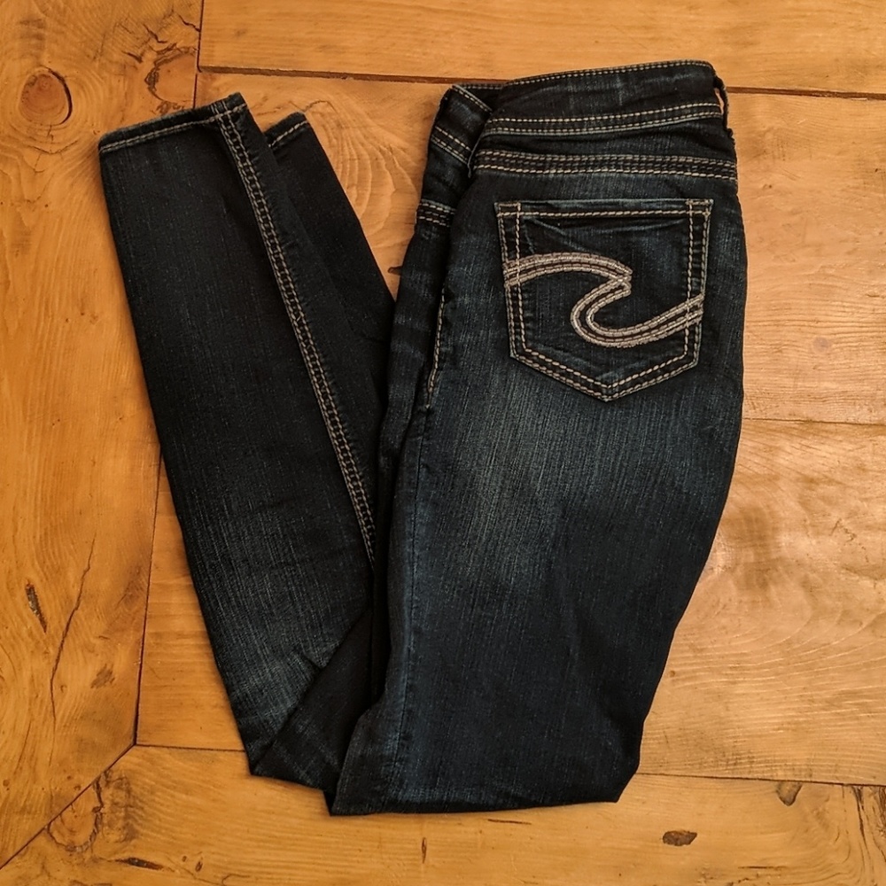 Super soft & comfy! Silver Suki Skinny Jeans